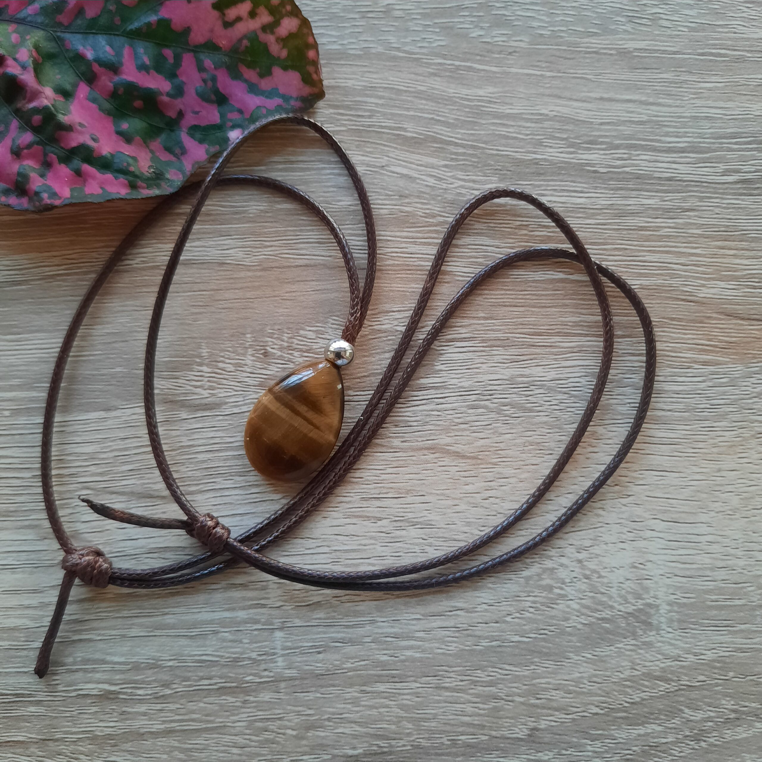 Tiigrisilm Kaelakee Tiigrisilm Kaelakee