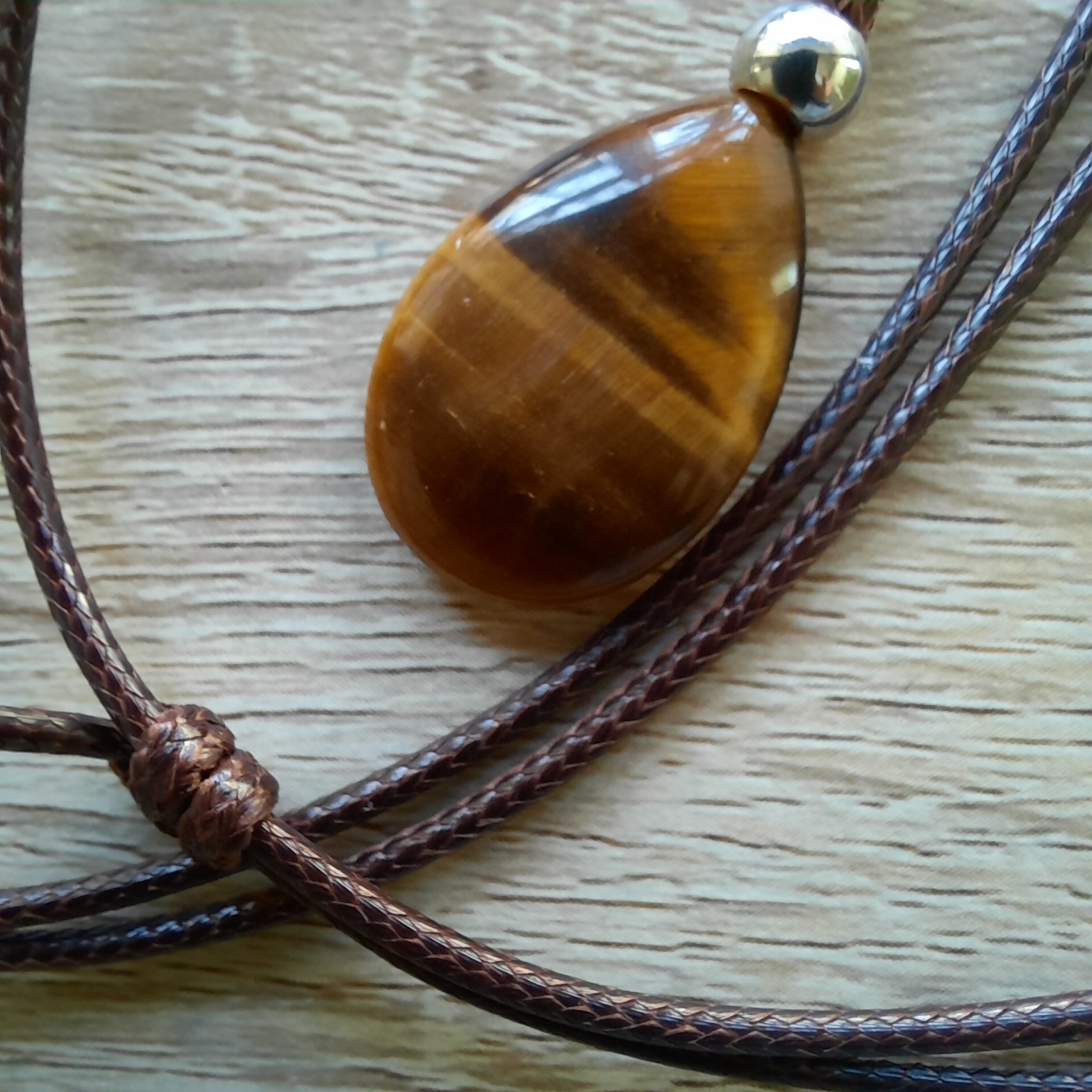 Tiigrisilm Kaelakee Tiigrisilm Kaelakee